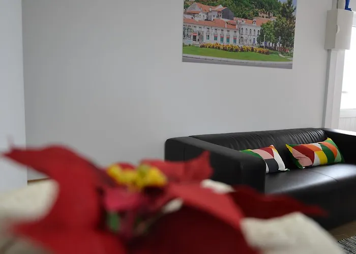 Casa Do Ti Luis Гостевой дом Лейрия